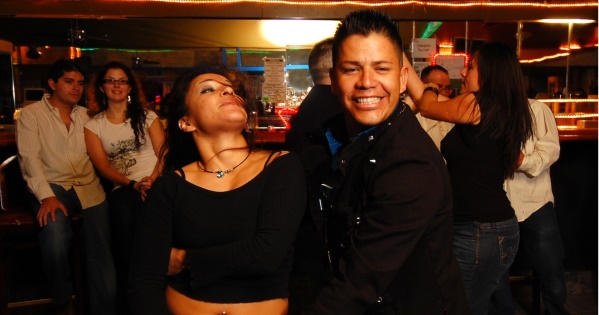 🔙 TBT 🔙, photos by Leo C from TUMBAO 1.15.2010, part 2! 📸💥 TUMBAO Latin Fridays – January 15, 2010 Memories captured by Leo Chavira If you spot yourself or friends in these photos, feel free to share the moment! Thanks for your ❤️s! 🤞 The high-resolution album is posted in this link: https://azsalsa.net/album_tumbao_leo_2010-1-15_part2/
